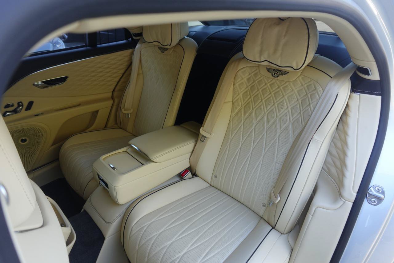 Used 2022 Bentley Flying Spur V8 AWD/4WD image 23