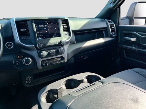 Used 2024 RAM 2500 Big Horn w/ Bed Utility Group image 21