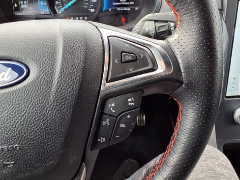 Used 2022 Ford Edge ST-Line image 18