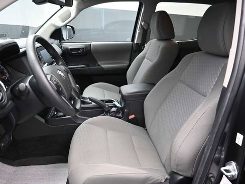 Used 2022 Toyota Tacoma SR image 10