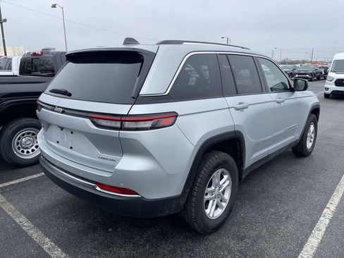 Used 2023 Jeep Grand Cherokee Laredo w/ Luxury Tech Group I AWD/4WD image 8