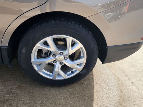 Used 2018 Chevrolet Equinox Premier image 9