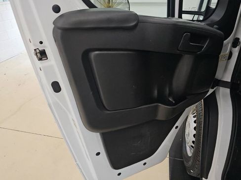 Used 2024 RAM ProMaster 2500 w/ Convenience Group FWD image 7