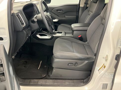 Used 2024 Nissan Frontier SV AWD/4WD image 18
