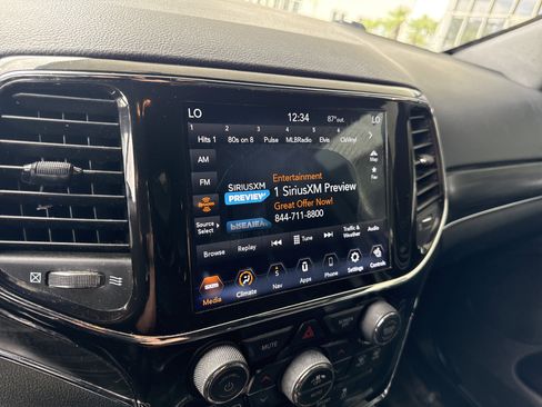 Used 2021 Jeep Grand Cherokee Limited RWD image 22