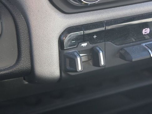 Used 2024 RAM 2500 Big Horn image 31