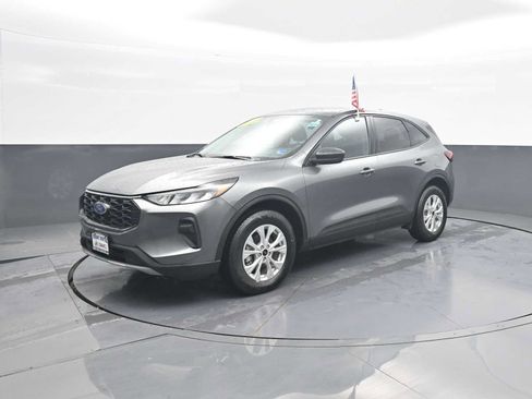 Used 2025 Ford Escape Active AWD/4WD image 4