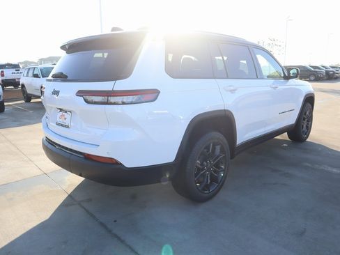 New 2025 Jeep Grand Cherokee L Limited image 23