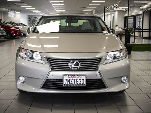 Used 2015 Lexus ES 350 w/ Premium Package FWD image 4