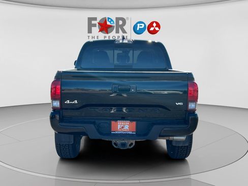 Used 2021 Toyota Tacoma SR5 w/ Technology Package image 4