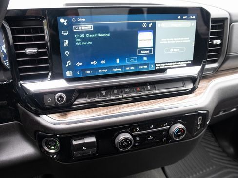 Used 2024 Chevrolet Silverado 3500 LT image 3