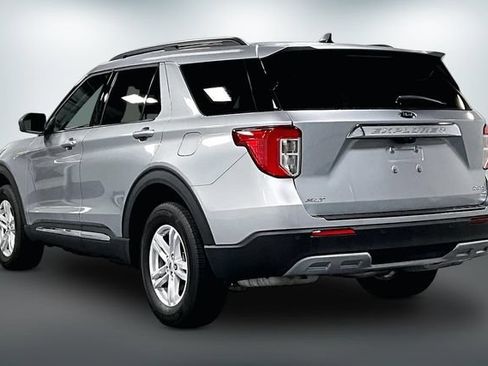 Used 2024 Ford Explorer XLT w/ Equipment Group 202A AWD/4WD image 5