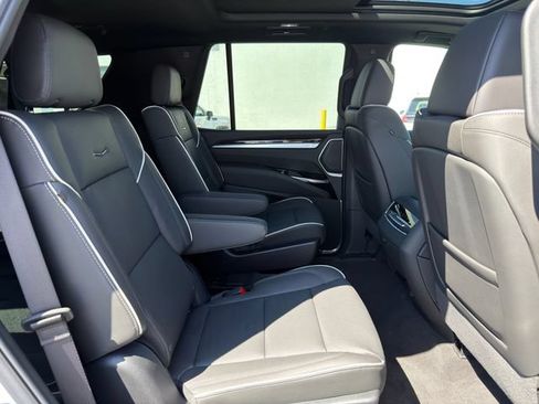New 2026 Cadillac Escalade Luxury w/ Touring Package AWD/4WD image 12