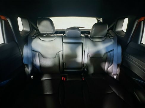 New 2026 Jeep Compass Latitude image 10