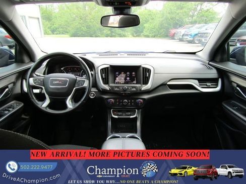 Used 2022 GMC Terrain SLE w/ Driver Convenience Package FWD image 8