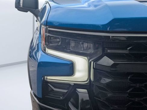 Used 2022 Chevrolet Silverado 1500 ZR2 w/ Technology Package AWD/4WD image 9
