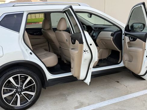 Used 2019 Nissan Rogue SL w/ Premium Package FWD image 20