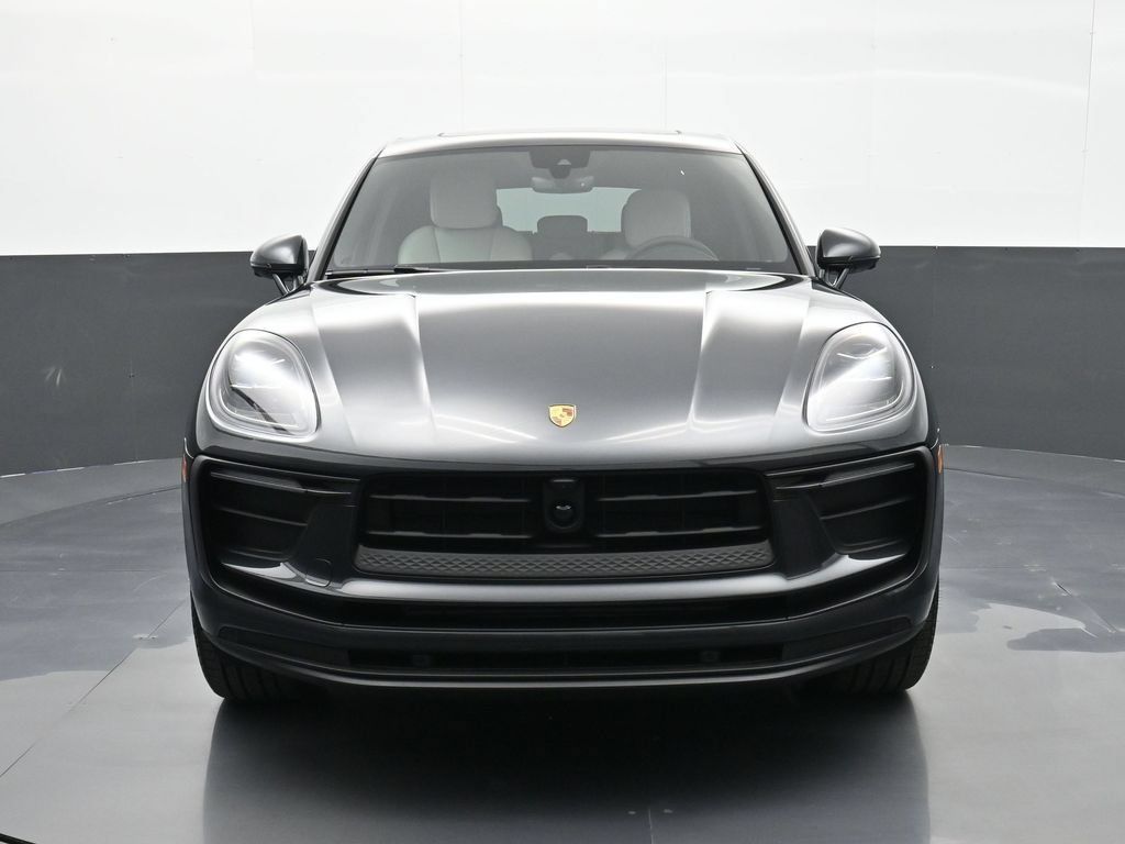 Certified 2026 Porsche Macan AWD/4WD image 26