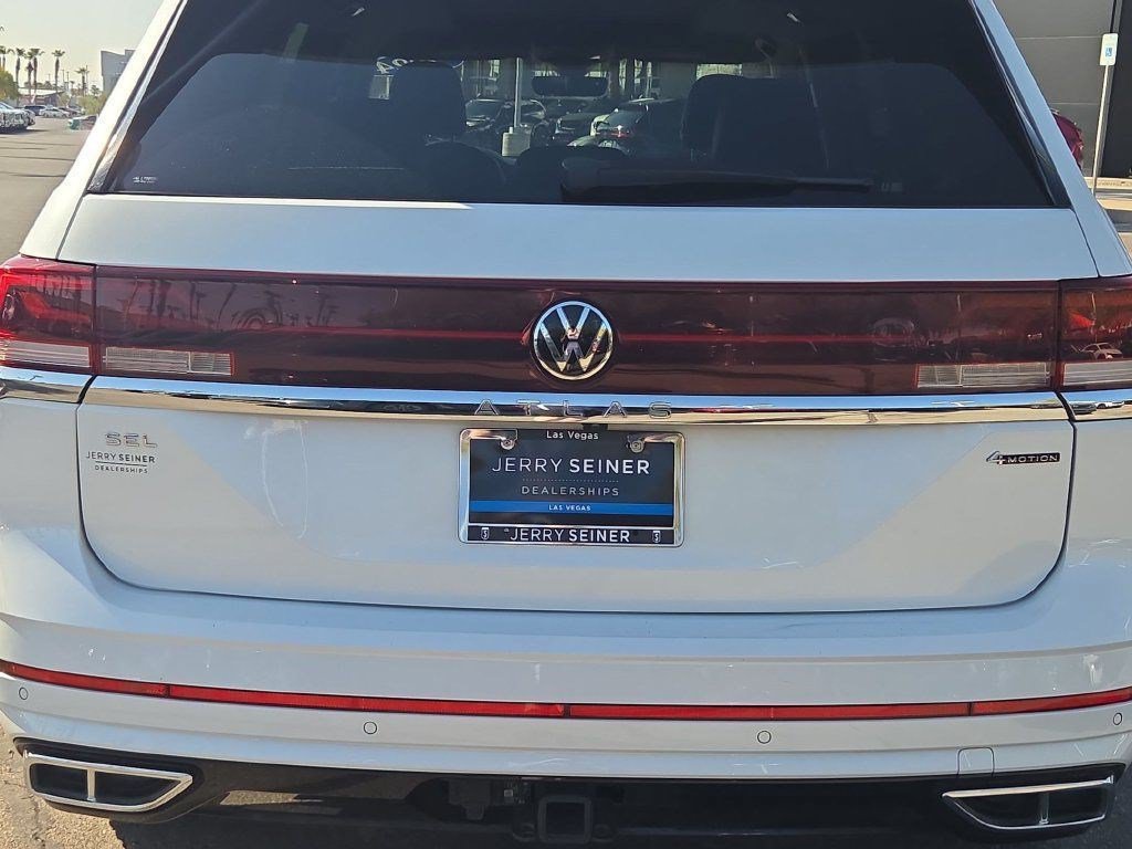 Used 2024 Volkswagen Atlas SEL Premium R-Line AWD/4WD image 14