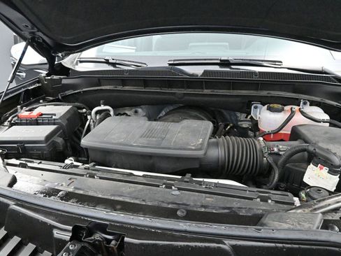 Used 2024 Chevrolet Suburban Premier image 34