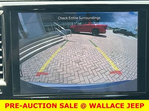 Used 2024 Chrysler Pacifica Touring-L FWD image 24