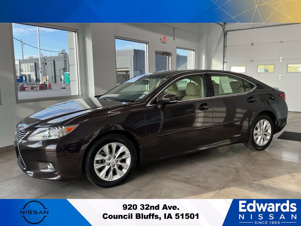Used 2014 Lexus ES 300h w/ Luxury Package w/Bamboo Trim FWD image 5