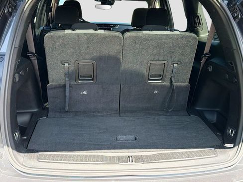 Used 2024 Jeep Grand Cherokee L Laredo RWD image 33