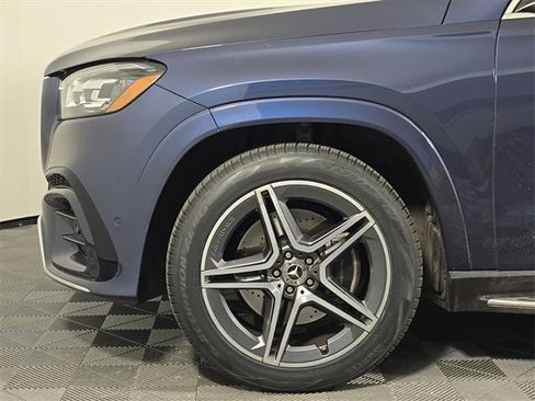 Certified 2024 Mercedes-Benz GLS 450 4MATIC image 11