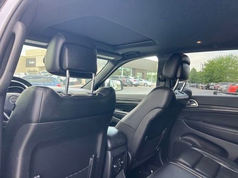 Used 2021 Jeep Grand Cherokee Limited AWD/4WD image 9
