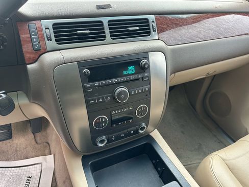 Used 2007 GMC Yukon SLT w/ SLT Preferred Equipment Group image 12