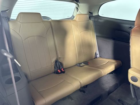 Used 2017 Buick Enclave Leather FWD image 21