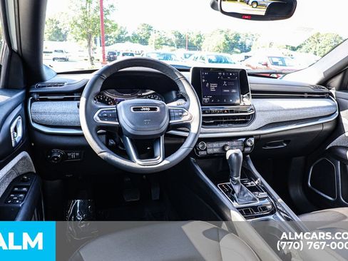 Used 2025 Jeep Compass Latitude AWD/4WD image 28