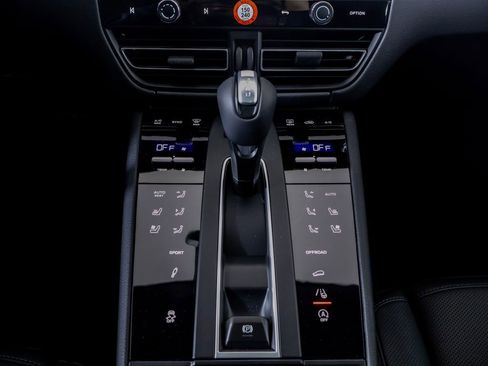 New 2026 Porsche Macan S image 19