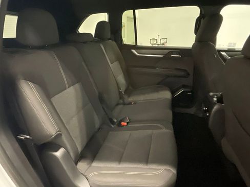 Used 2025 GMC Acadia Elevation AWD/4WD image 24