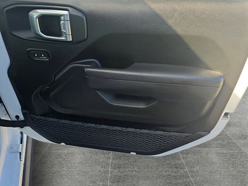 Used 2024 Jeep Wrangler Sport S image 19