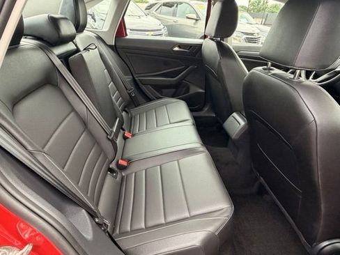 Used 2024 Volkswagen Jetta SE FWD image 28