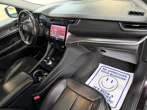 Used 2022 Jeep Grand Cherokee L Limited AWD/4WD image 22