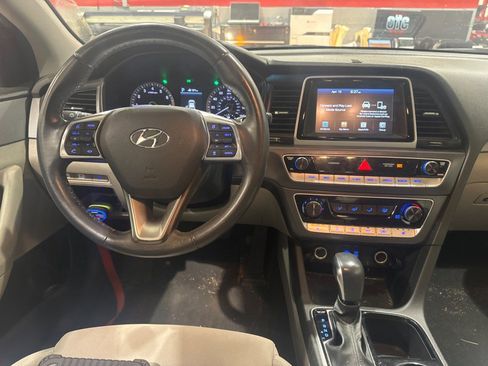 Used 2018 Hyundai Sonata SEL w/ Tech Package 02 image 6