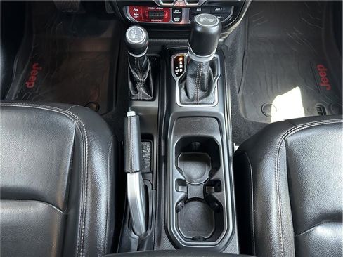 Used 2021 Jeep Wrangler Unlimited Rubicon w/ Dual Top Group AWD/4WD image 28