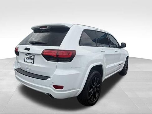 Used 2020 Jeep Grand Cherokee Altitude AWD/4WD image 13