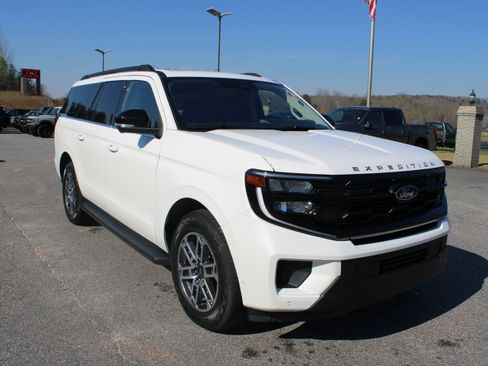 Certified 2025 Ford Expedition Max Active AWD/4WD image 4