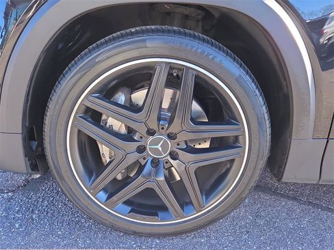 Certified 2022 Mercedes-Benz GLB 35 AMG 4MATIC image 9