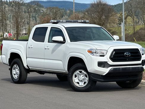 Used 2023 Toyota Tacoma SR AWD/4WD image 1