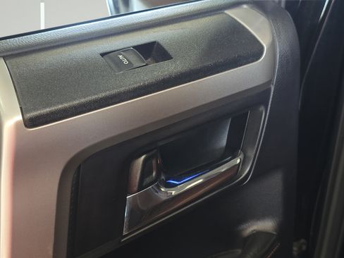 Used 2015 Toyota 4Runner Limited w/ Four Season Floor Mat Package AWD/4WD image 25