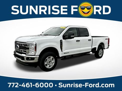 Used 2025 Ford F350 XLT image 1