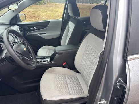 Used 2023 Chevrolet Equinox LT image 17