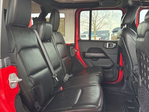 Used 2018 Jeep Wrangler Unlimited Rubicon w/ Dual Top Group image 29