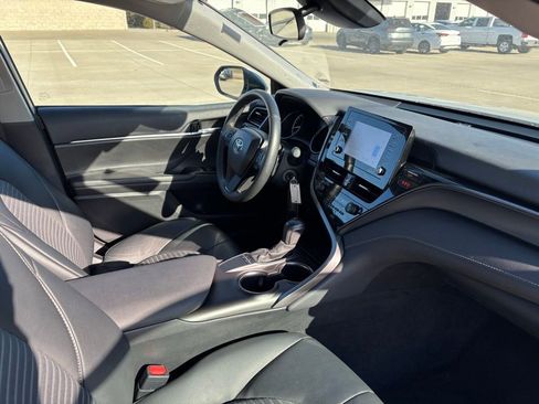 Used 2024 Toyota Camry SE image 16