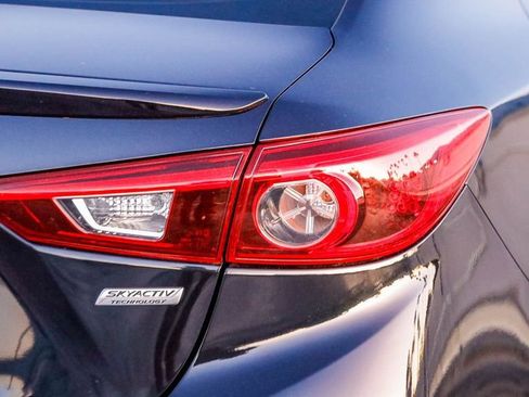 Used 2018 MAZDA MAZDA3 Grand Touring w/ Premium Equipment Package image 10