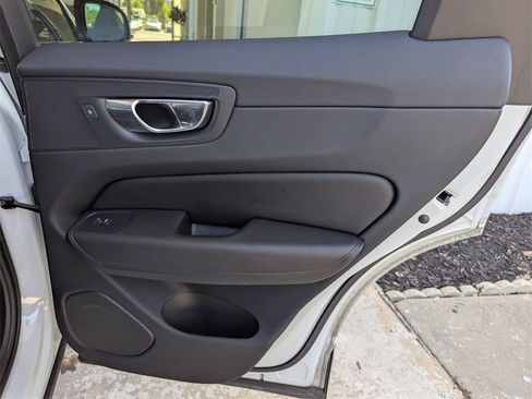 Used 2023 Volvo XC60 B5 Plus w/ Protection Package Premier image 33